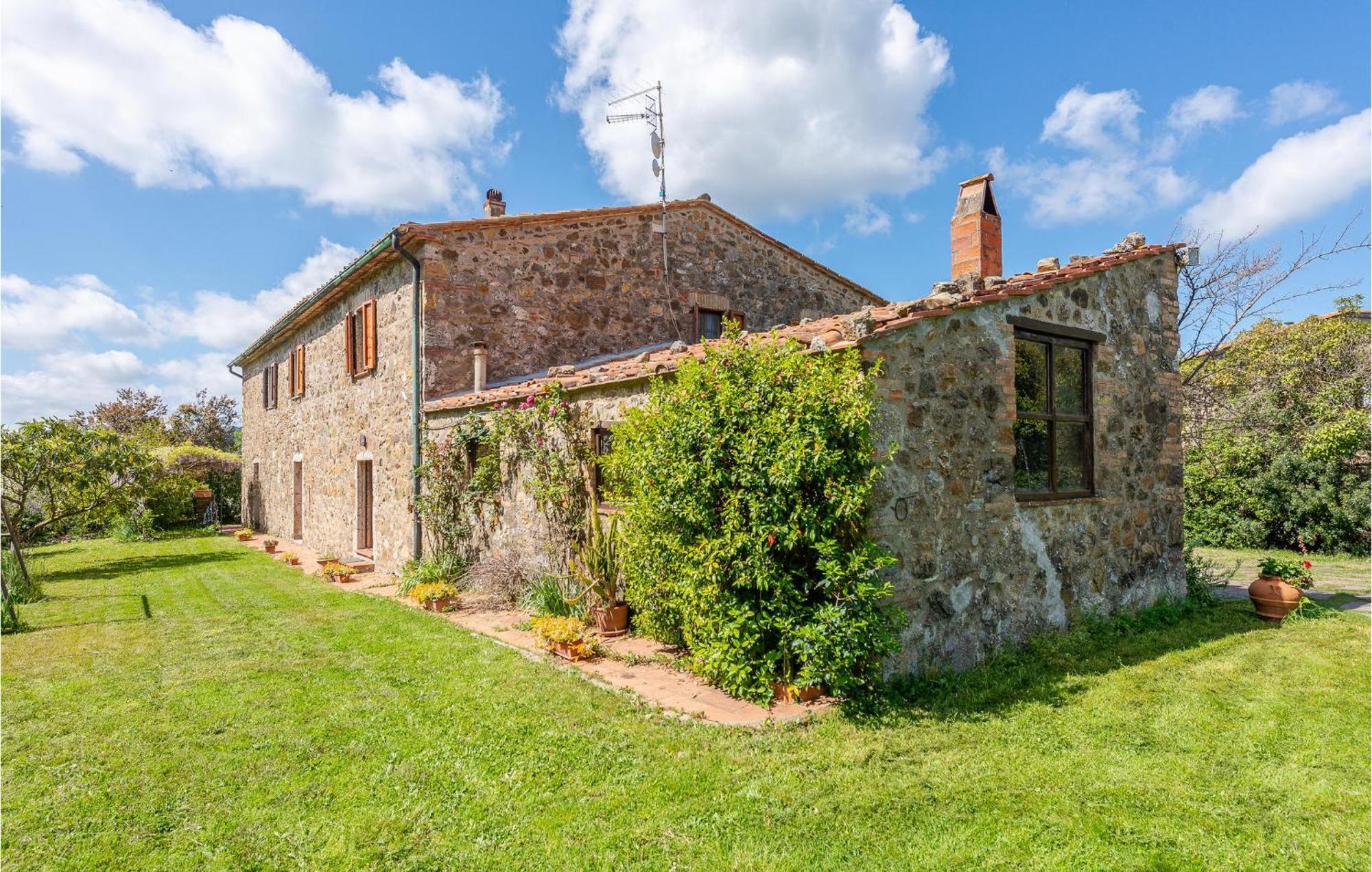 Cozy Home In Massa Marittima Gr With Kitchen Exterior foto