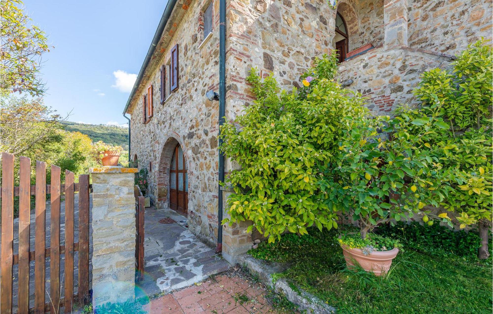 Cozy Home In Massa Marittima Gr With Kitchen Exterior foto